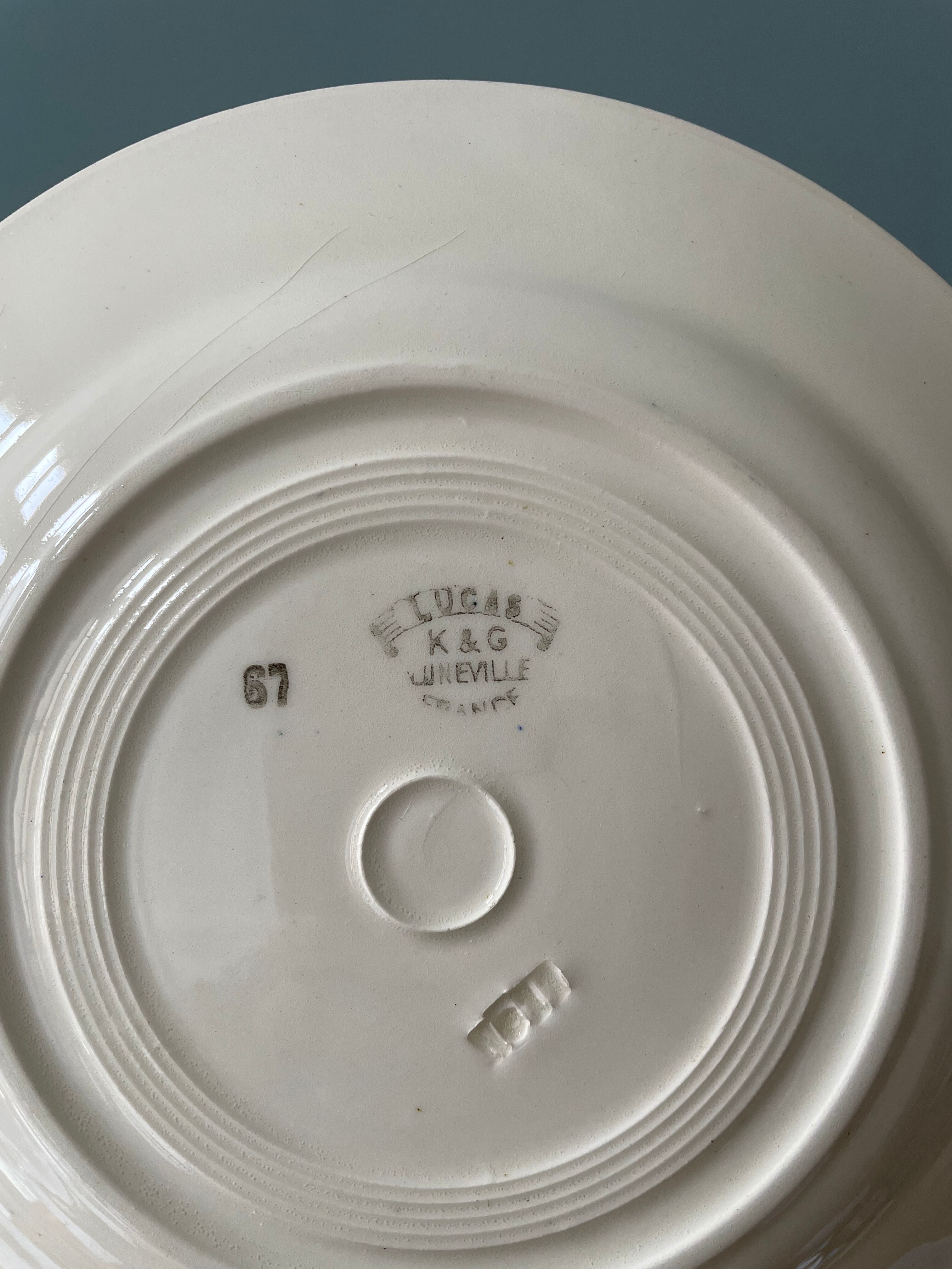 Set of 12 Art Deco plates signed Keller and Guérin Lunéville, model Lucas