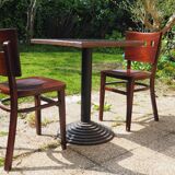 Bistro table and its two chairs