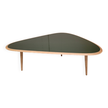 1950s style coffee table, lacquer and wood. Brand: Red Edition.