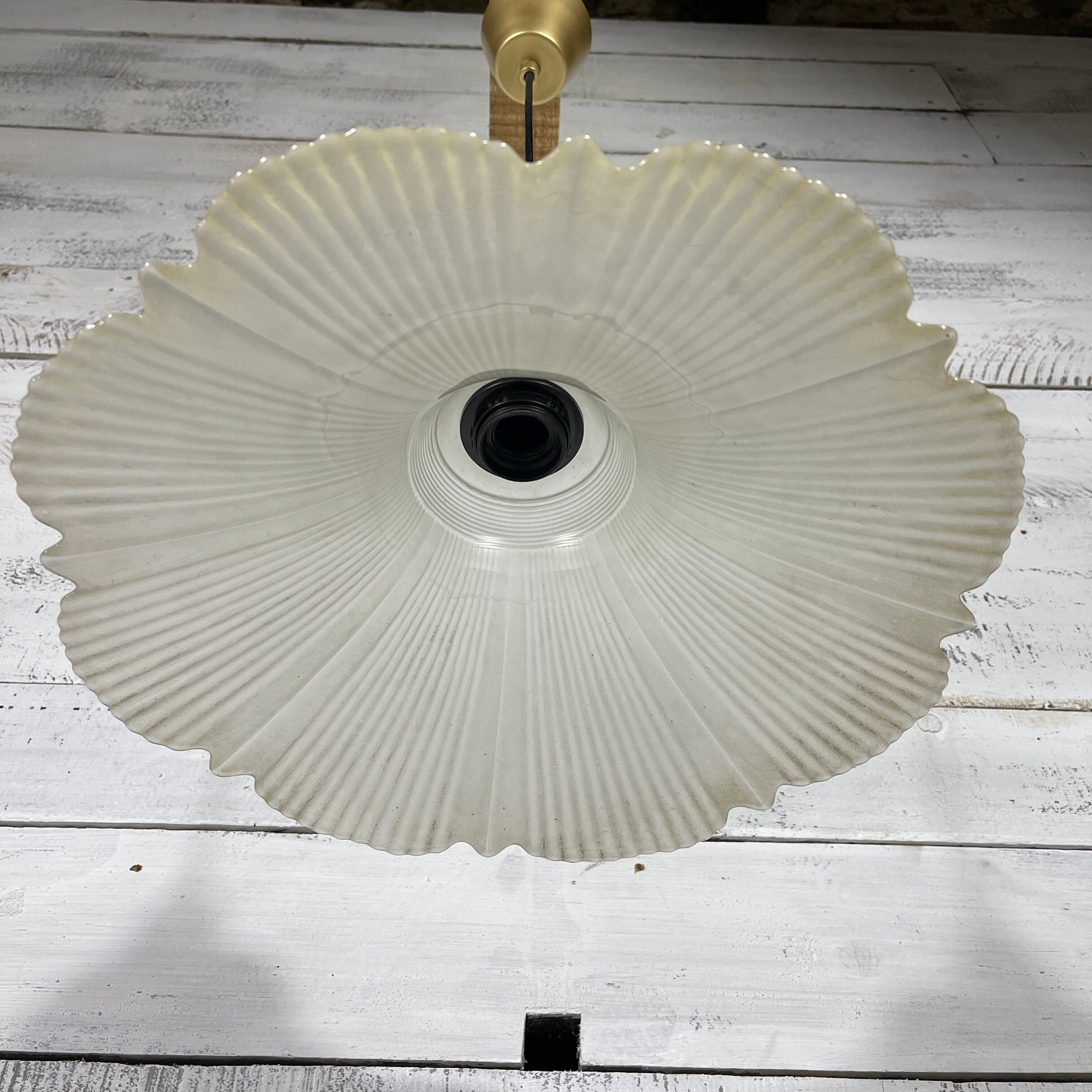 Suspension en verre dépoli