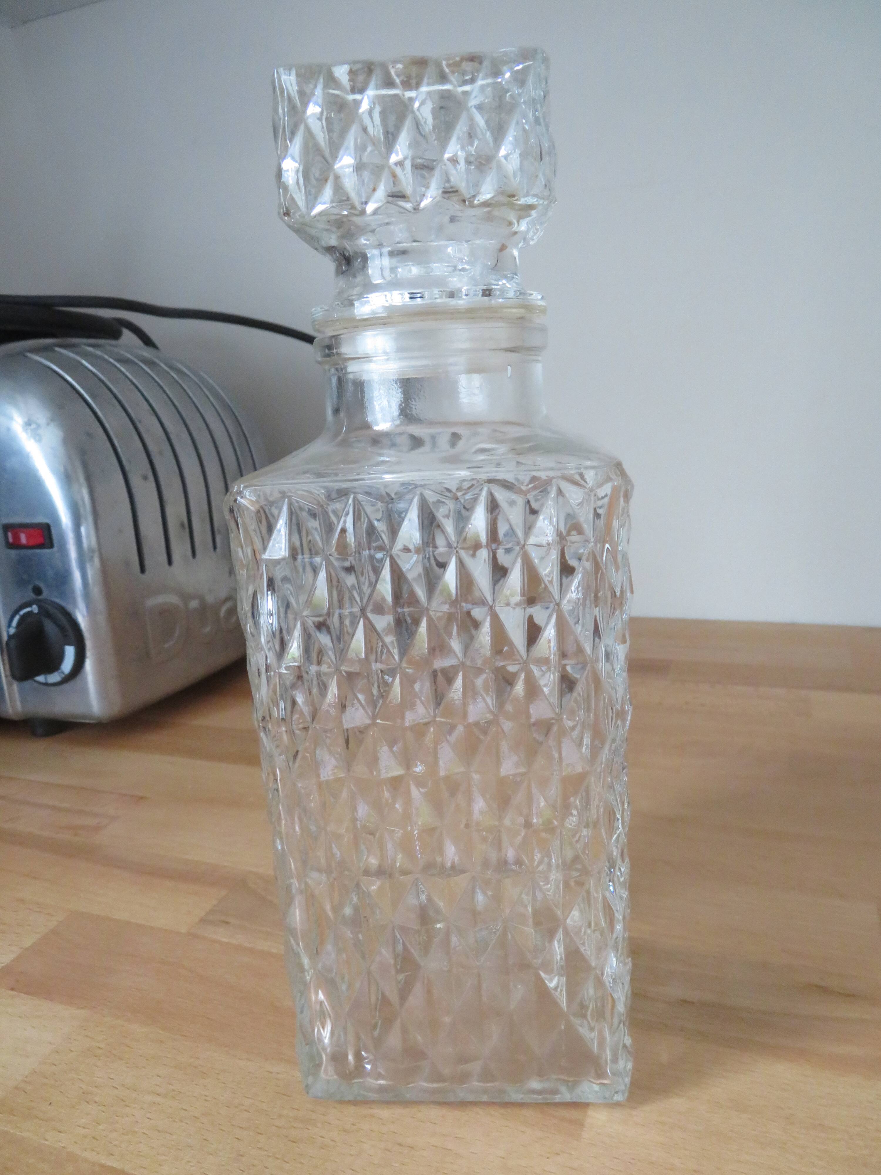 Whiskey decanter