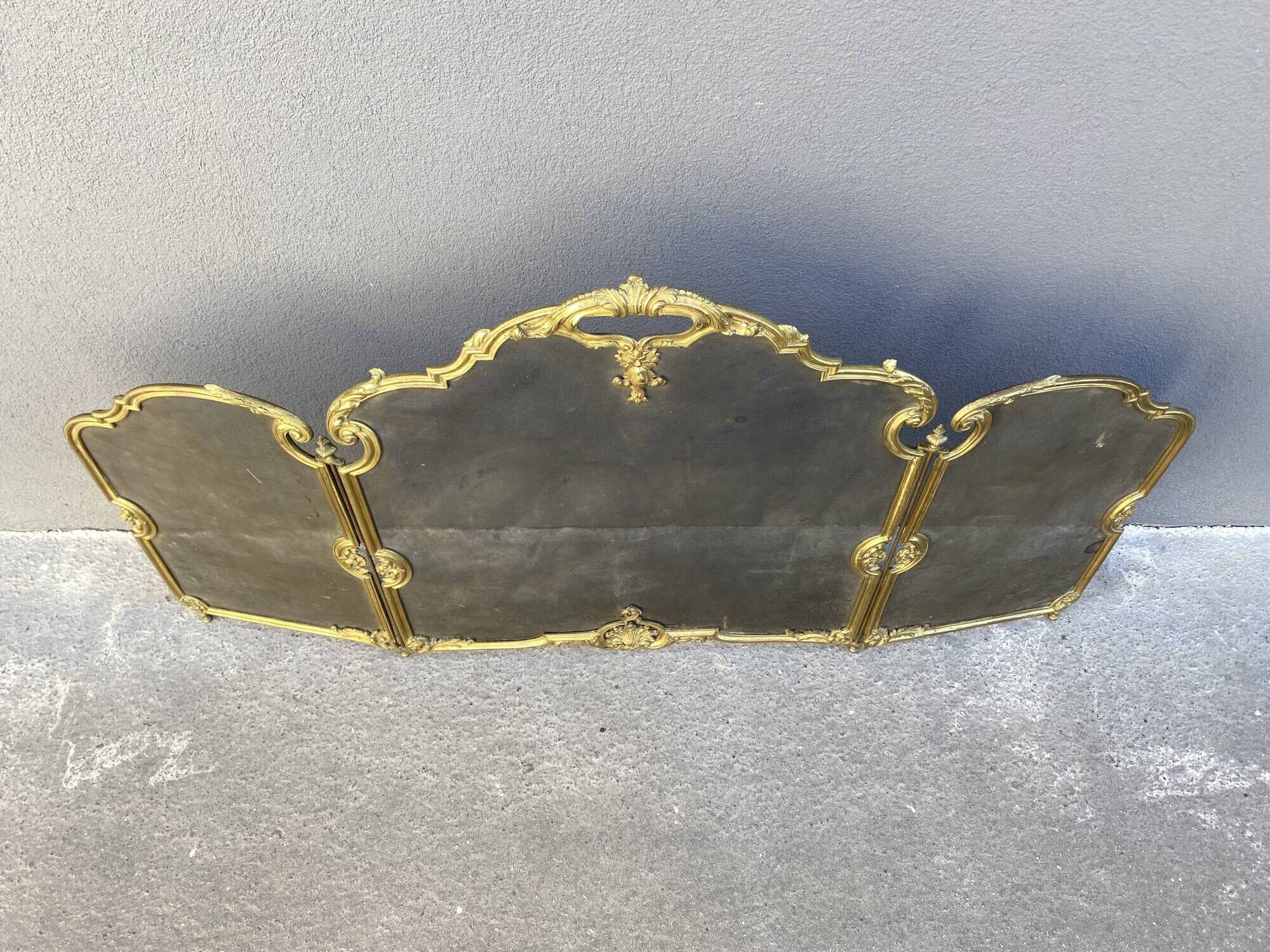 19th century fireplace fire guard by Bouhon Frères in bronze, French spark guard 1880