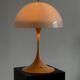 Lampe de table Panthella Louis Poulsen Verner Panton base beige