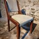 Ensemble de 5 chaises de salle à manger françaises mid-century en noyer avec revêtement taupe clair – années 1950