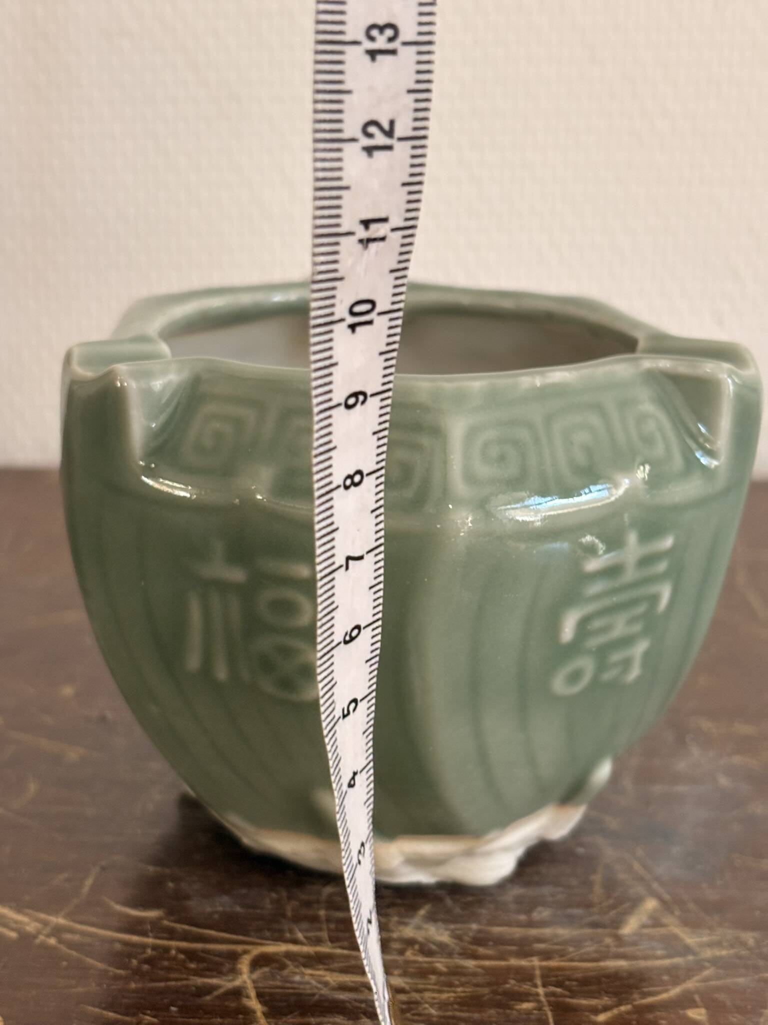 Cendrier rince-pinceaux porcelaine céladon vert caractères Fu Shou