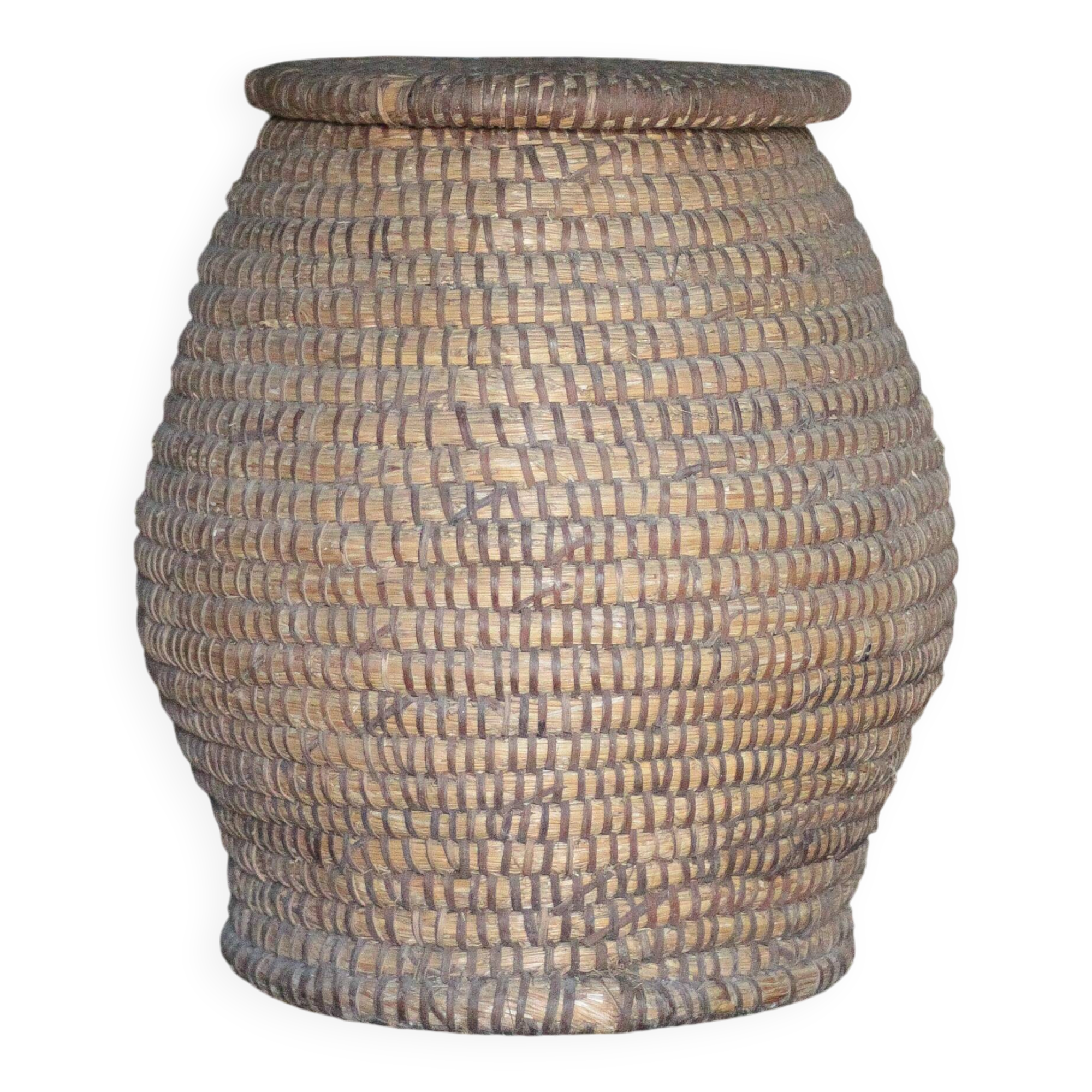 Old basket with lid, straw and bramble, woven basket, decoration