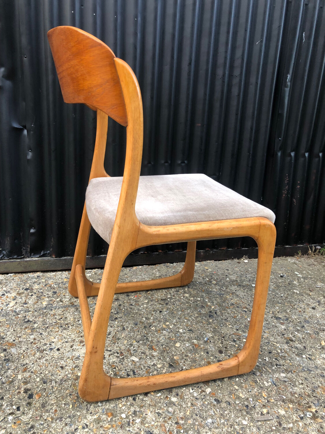 Baumann sled chair