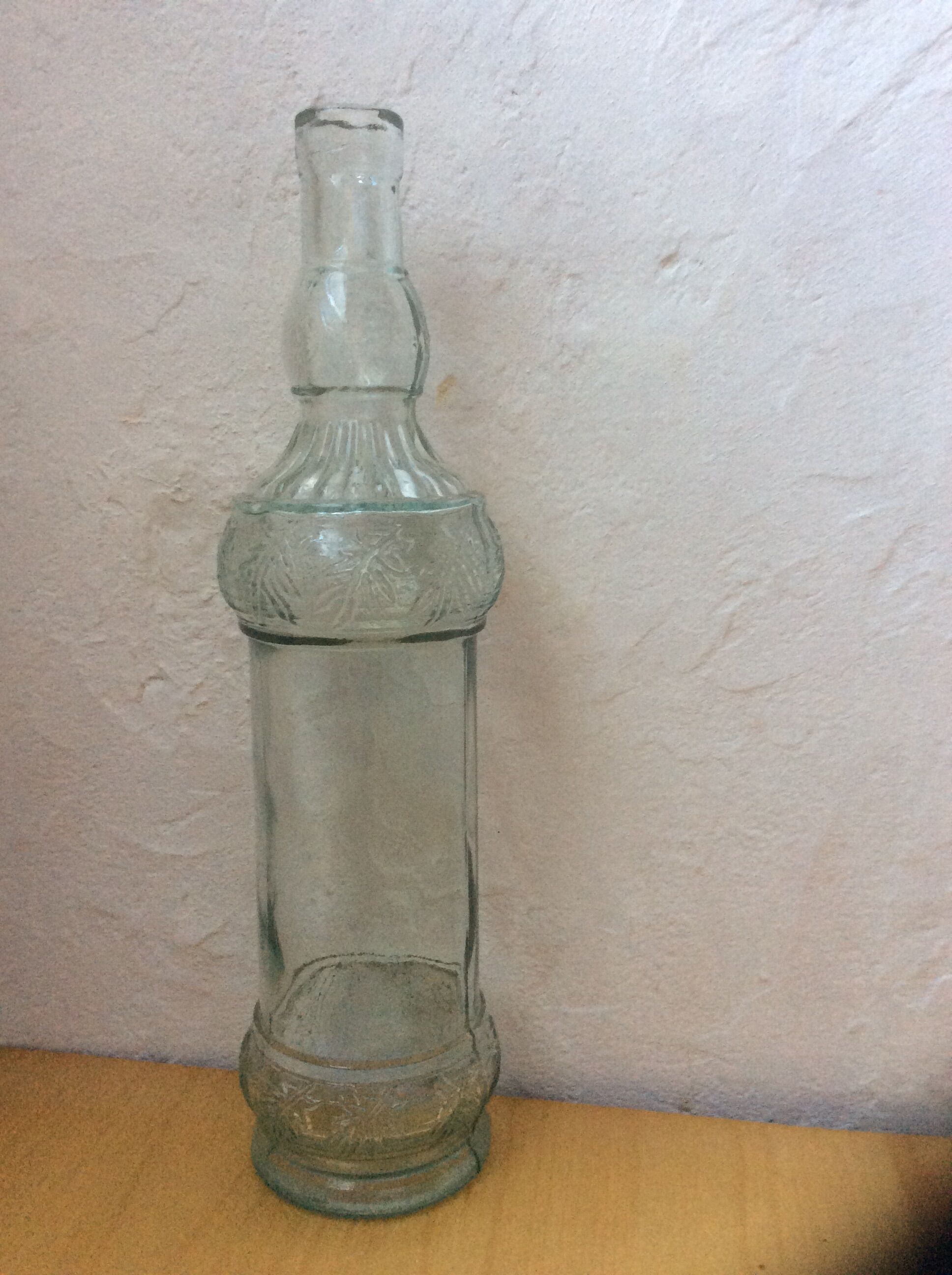 Moulded glass bottle