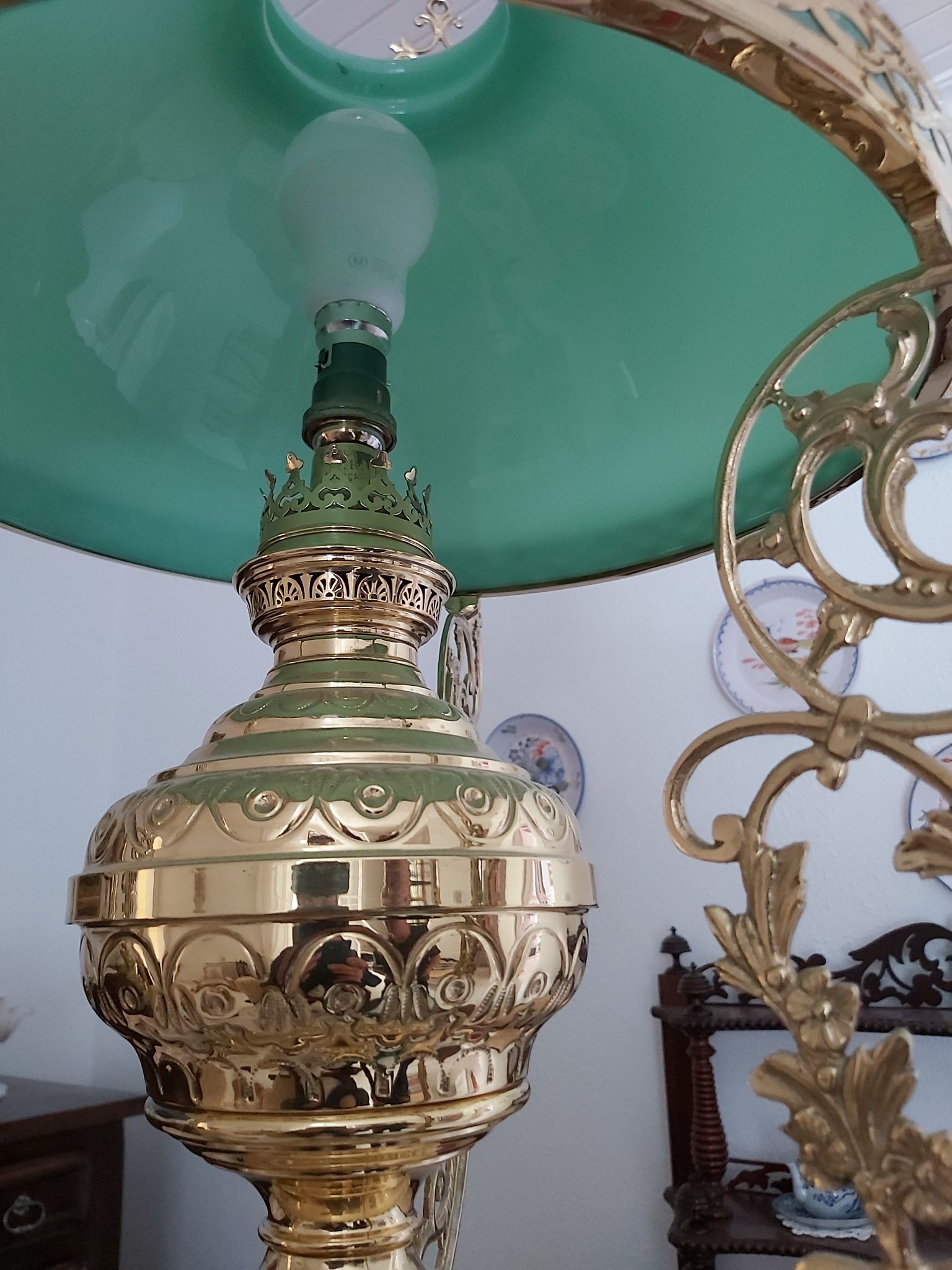 Suspension XIX eme bronze et opaline verte