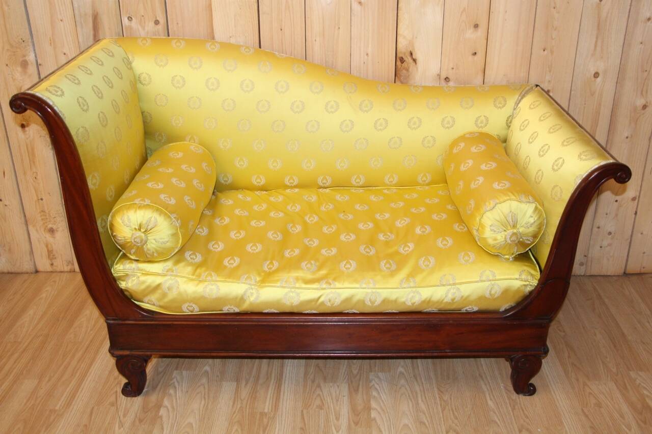 Restoration period mahogany daybed