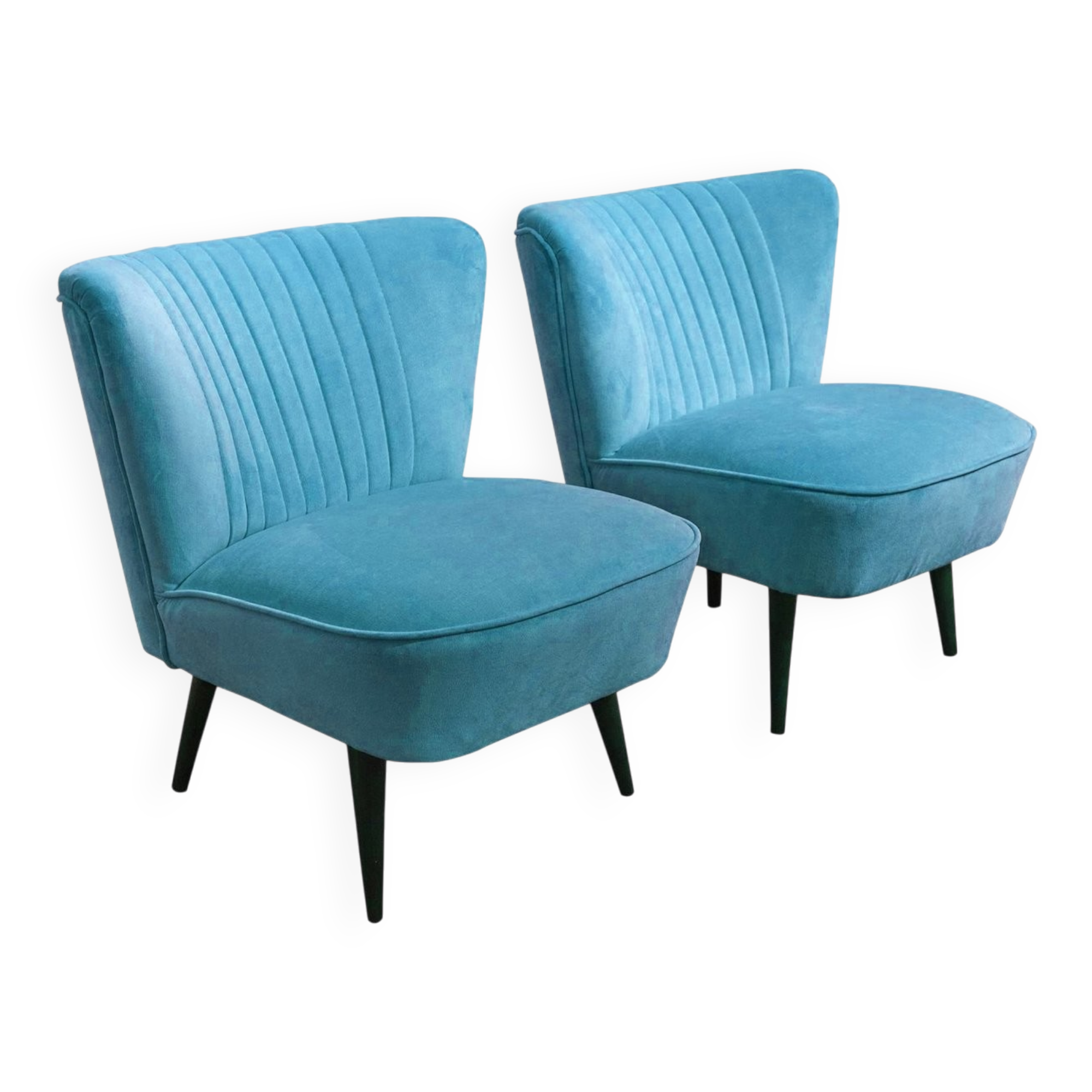 Set of azure blue club armchairs in solid beech, Mid-Century design from Hungary, 1950s.