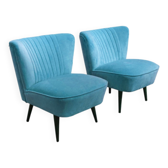 Set of azure blue club armchairs in solid beech, Mid-Century design from Hungary, 1950s.