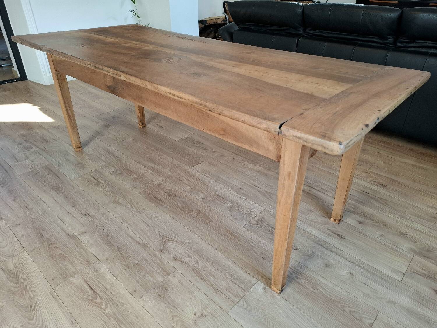 Walnut farmhouse table 200x80 8 people.