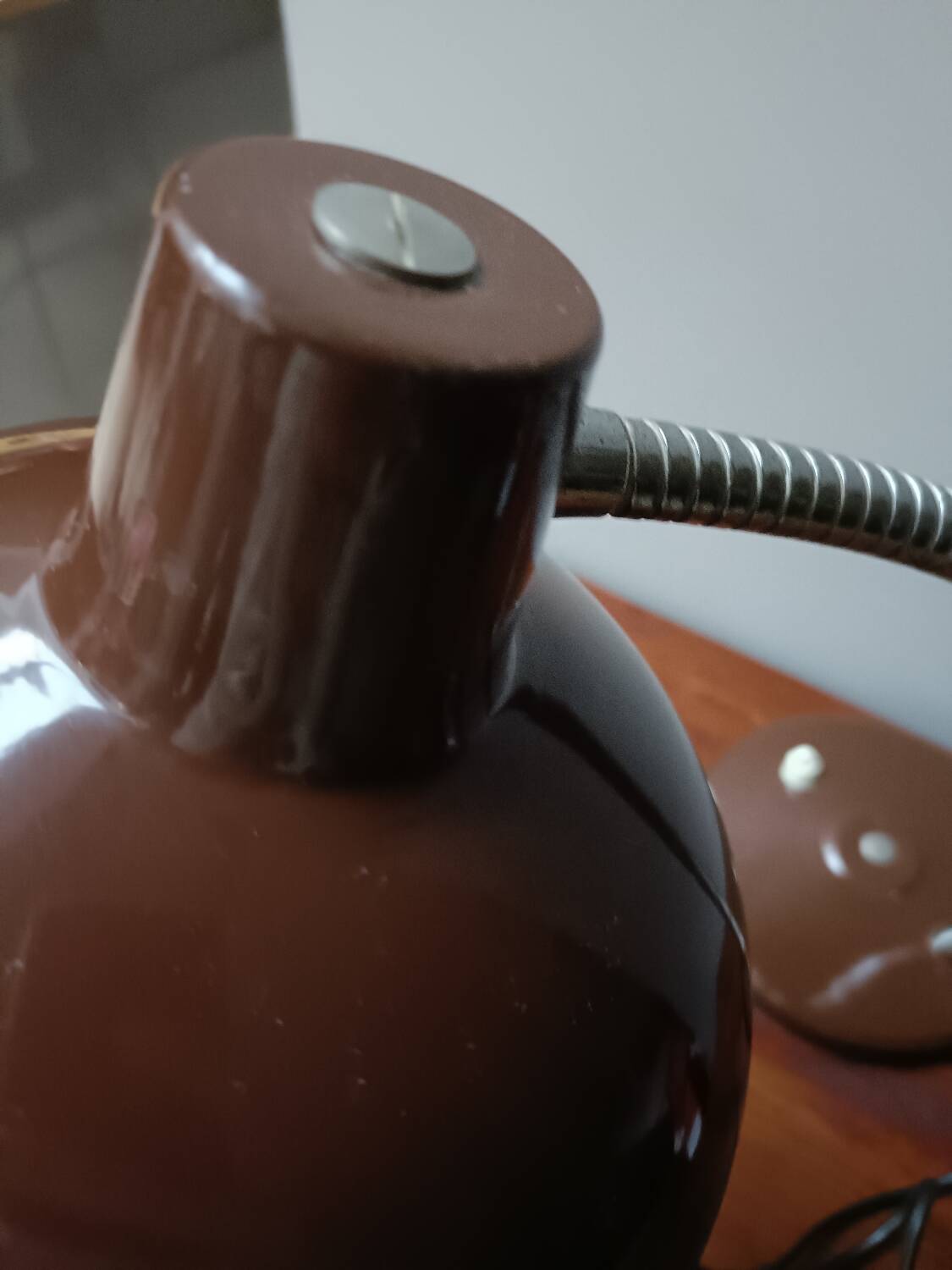 Flexible vintage chocolate lamp