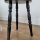 Tabouret tripode en bois noir
