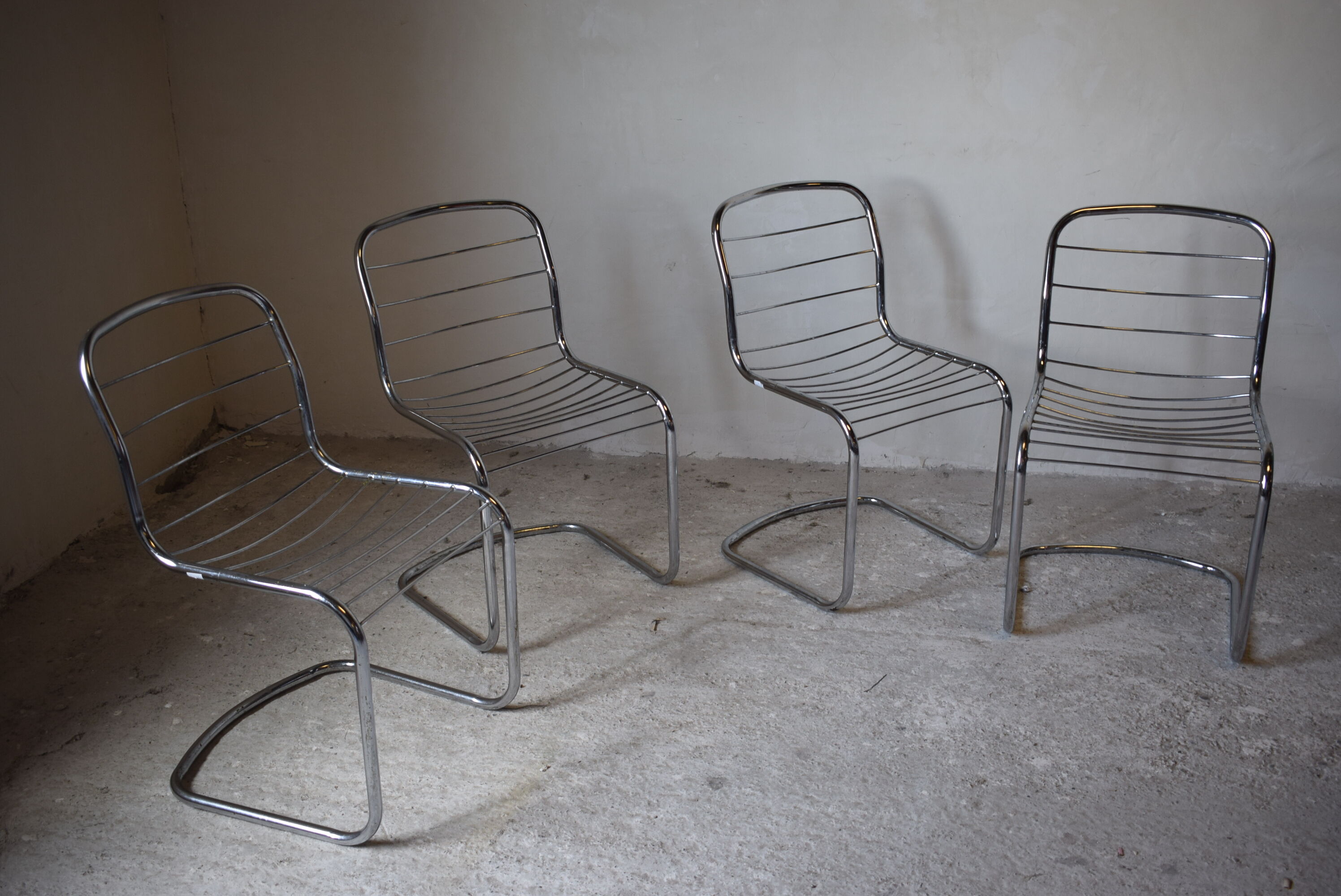 Series of 4 chairs Cidue 1970