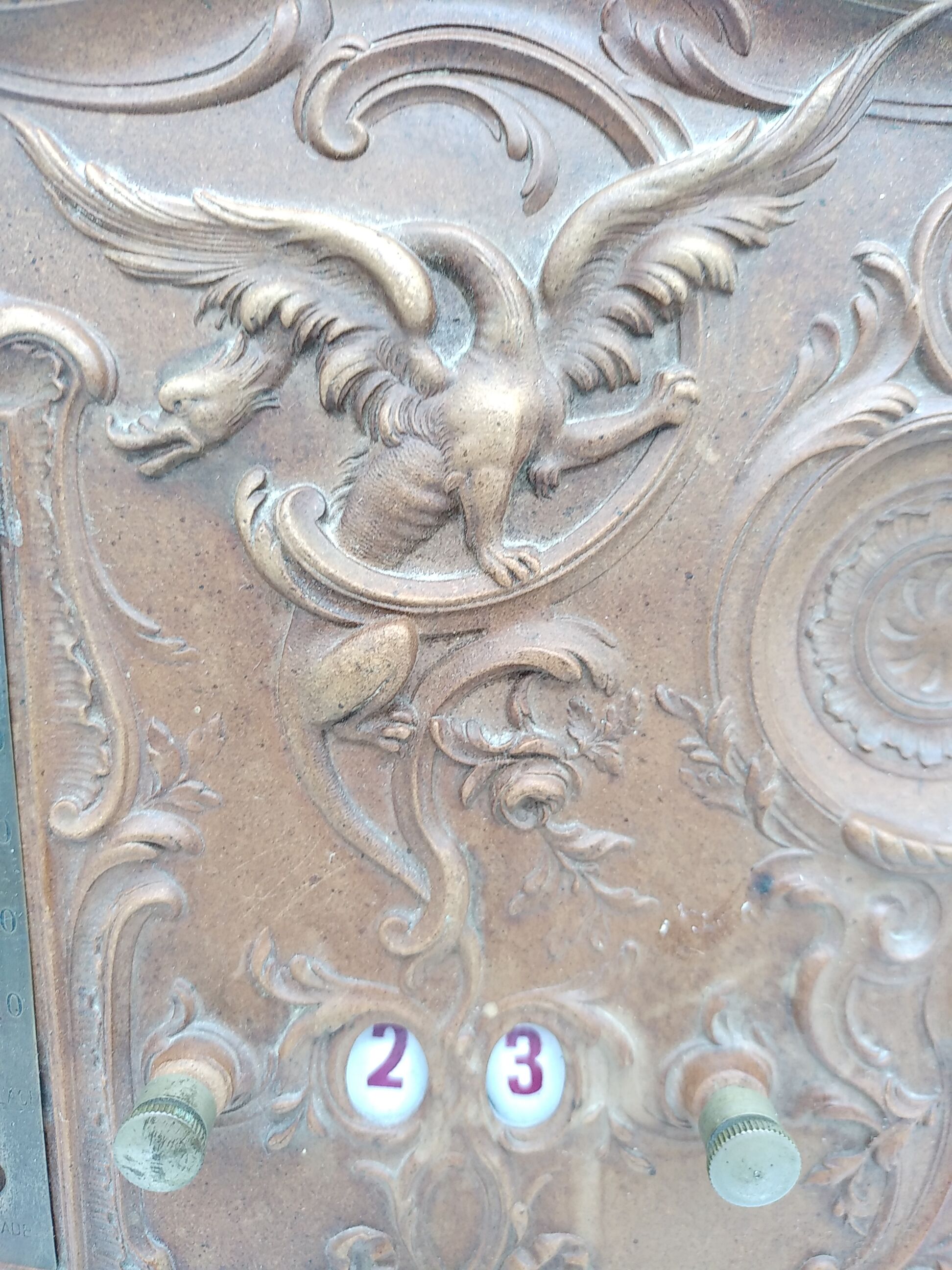 Perpetual calendar Napoleon III . Brass wood enamelled metal. Chimera.