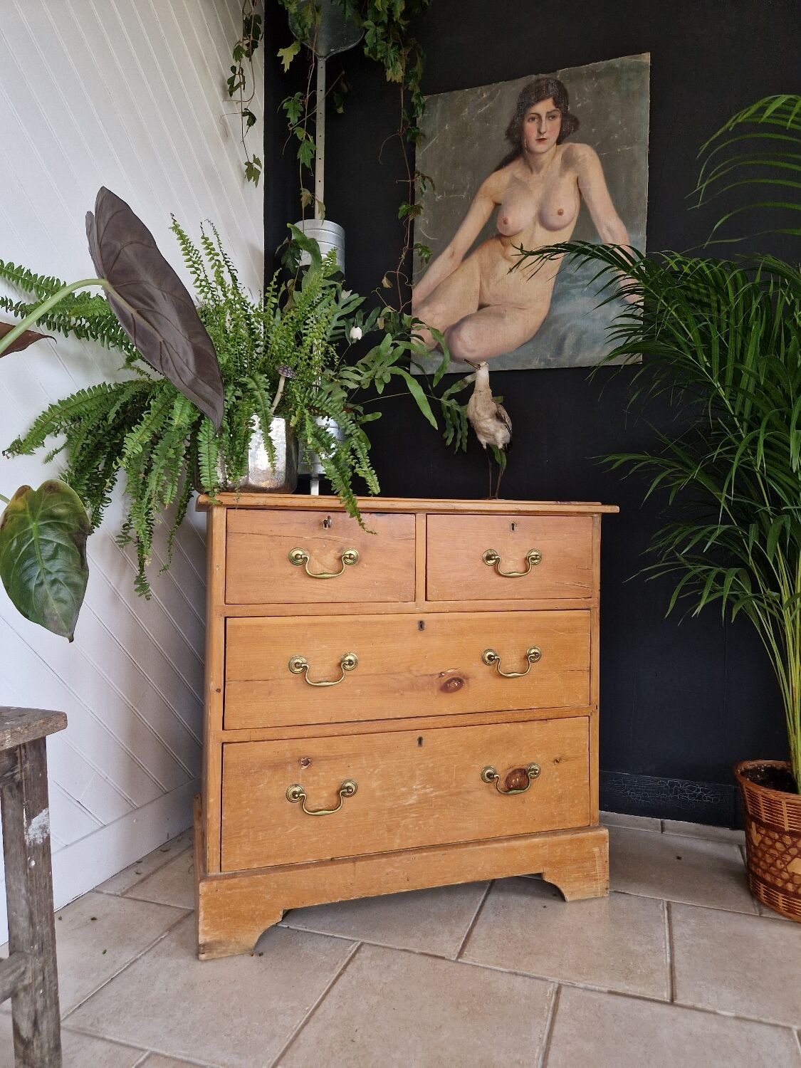 Pine chest of drawers