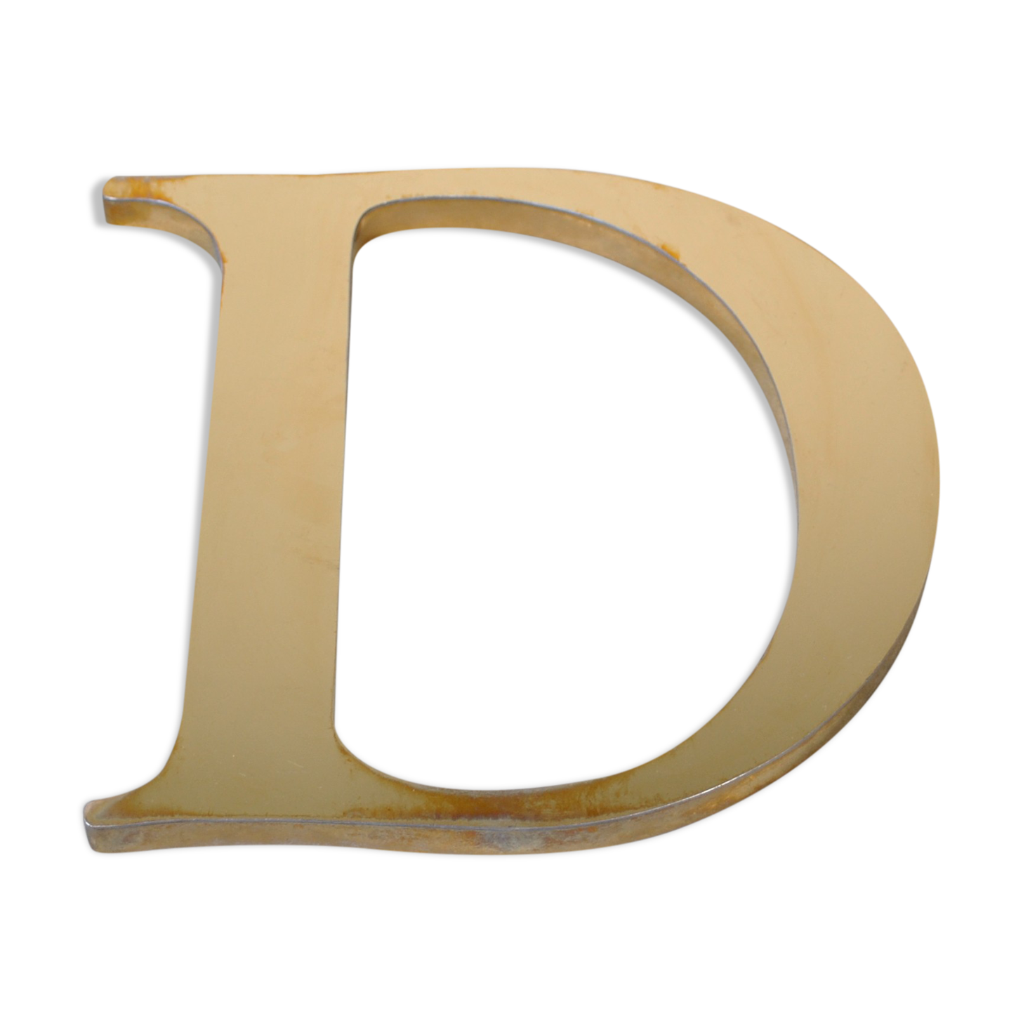 Letter sign in gold metal "D" 1980