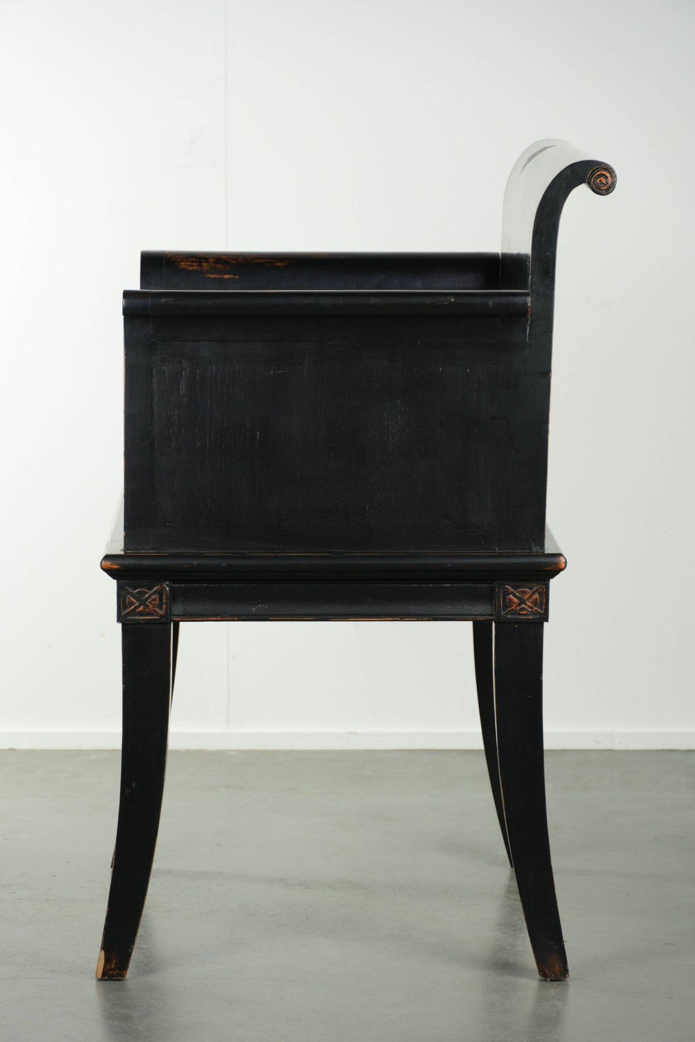 Black wooden chair / side chair from the 20th century in Asian style