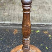 Art Deco floor lamp in solid wood to be repaired from the 1950s.