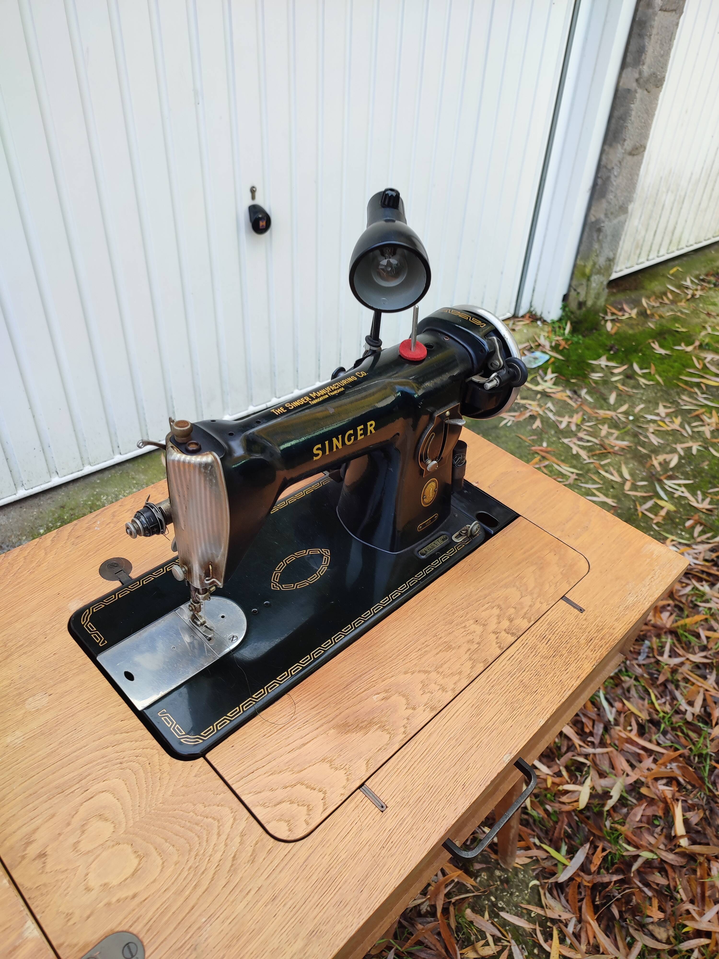 Sewing desk foot compass machine singer