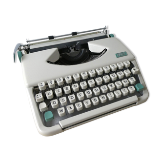 Typewriter 4 stars of the 1960s