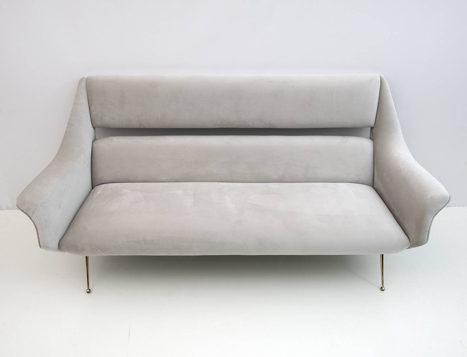 Gigi Radice Mid-Century Modern Italian Velvet Sofa for Minotti, 1950s