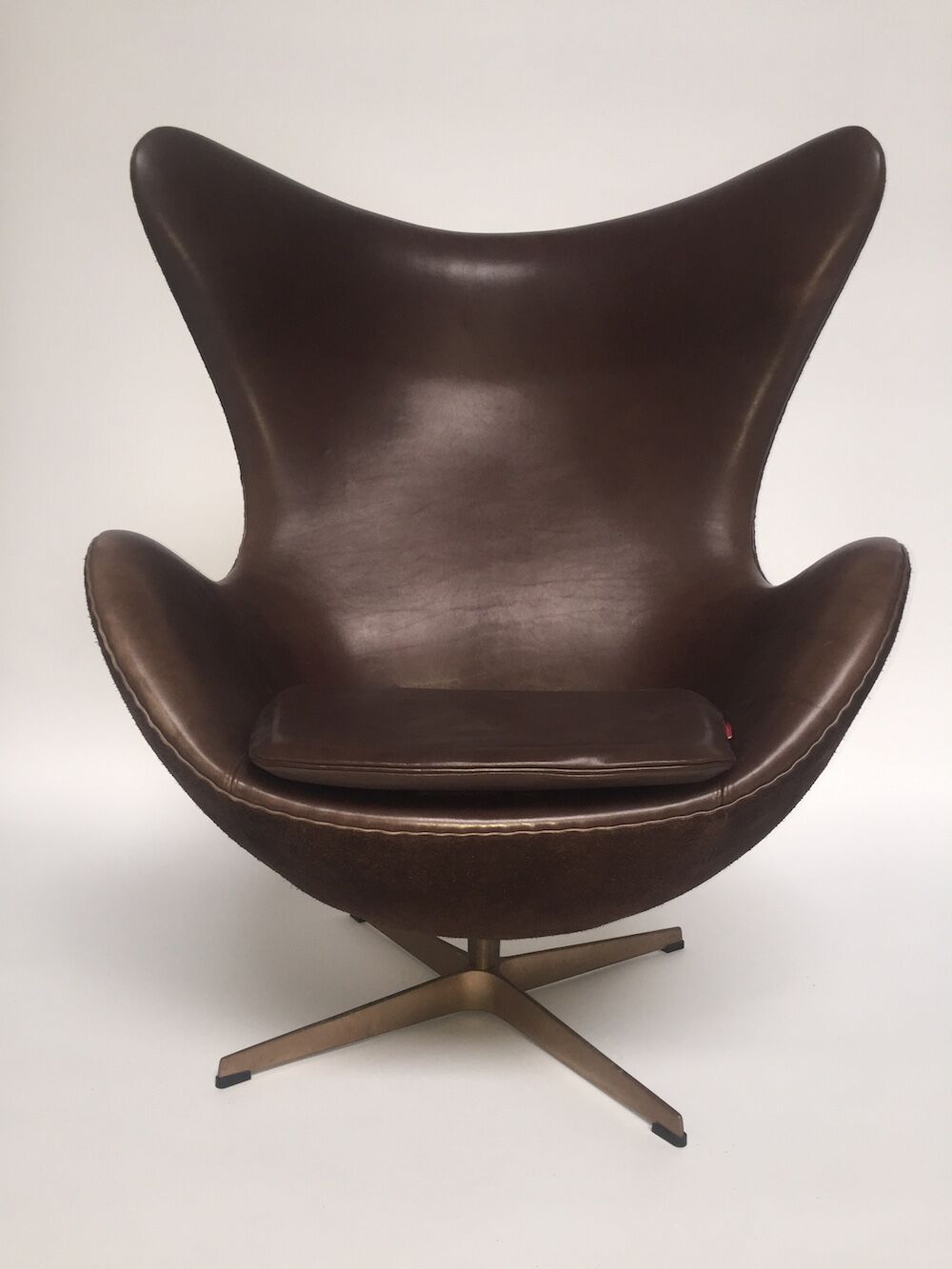 Golden Egg Chair, Arne Jacobsen, Fritz Hansen