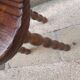 Tabouret tripode bois perlé