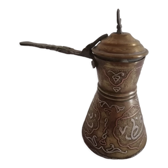 Ancienne cafetière orientale damasquiné, Syrie