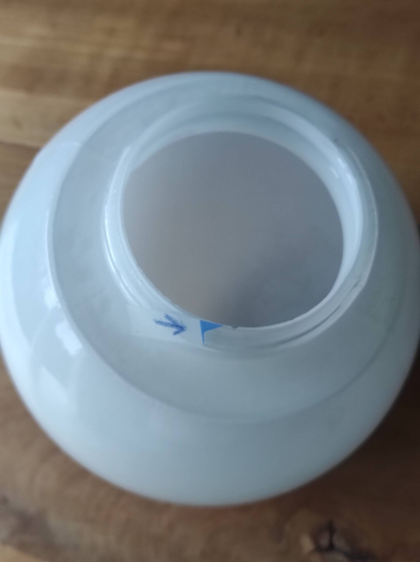 Globe de lampe en opaline moulé diamètre 16 cm