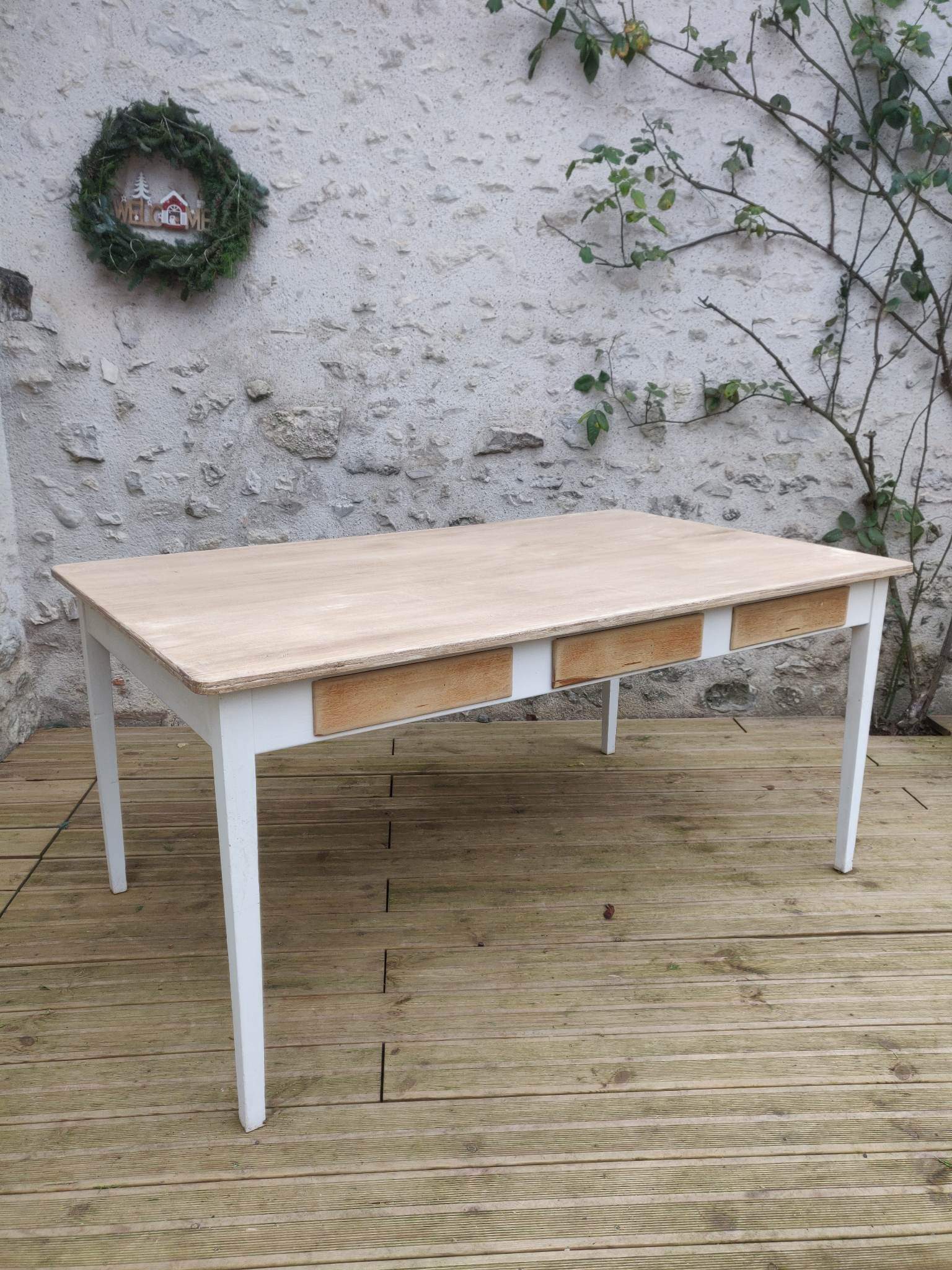 Table 6 wooden drawers