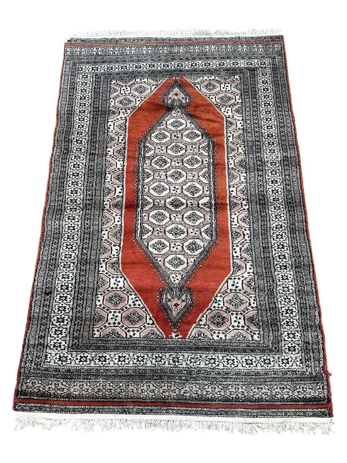 Handmade Pakistani rug 120cm x 200cm
