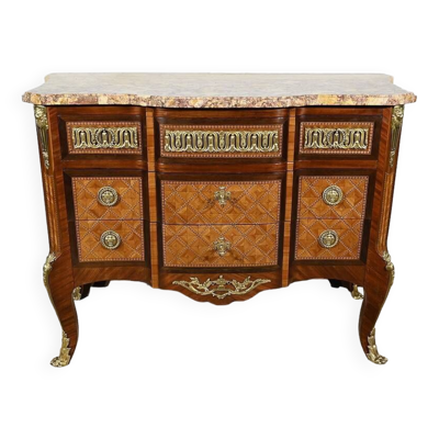 Commode en Bois de Rose et Amarante, style Transition Louis XV / Louis XVI – Fin XIXe