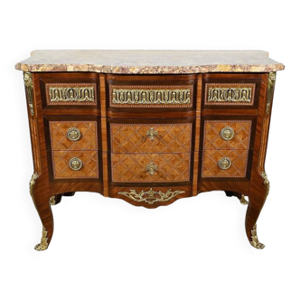 Rosewood and Amaranth chest of drawers, Louis XV / Louis XVI Transition style – Late 19th century