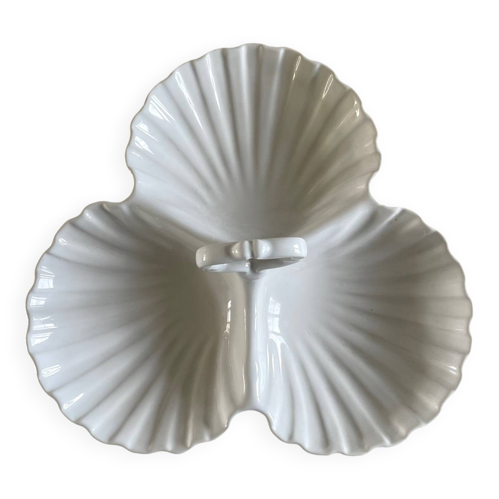 Porcelain serving dish.