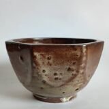 Stoneware bowl to identify