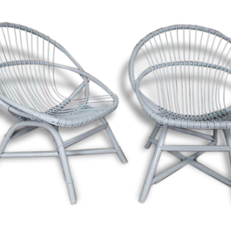 Pair of chairs light gray patina shell rattan