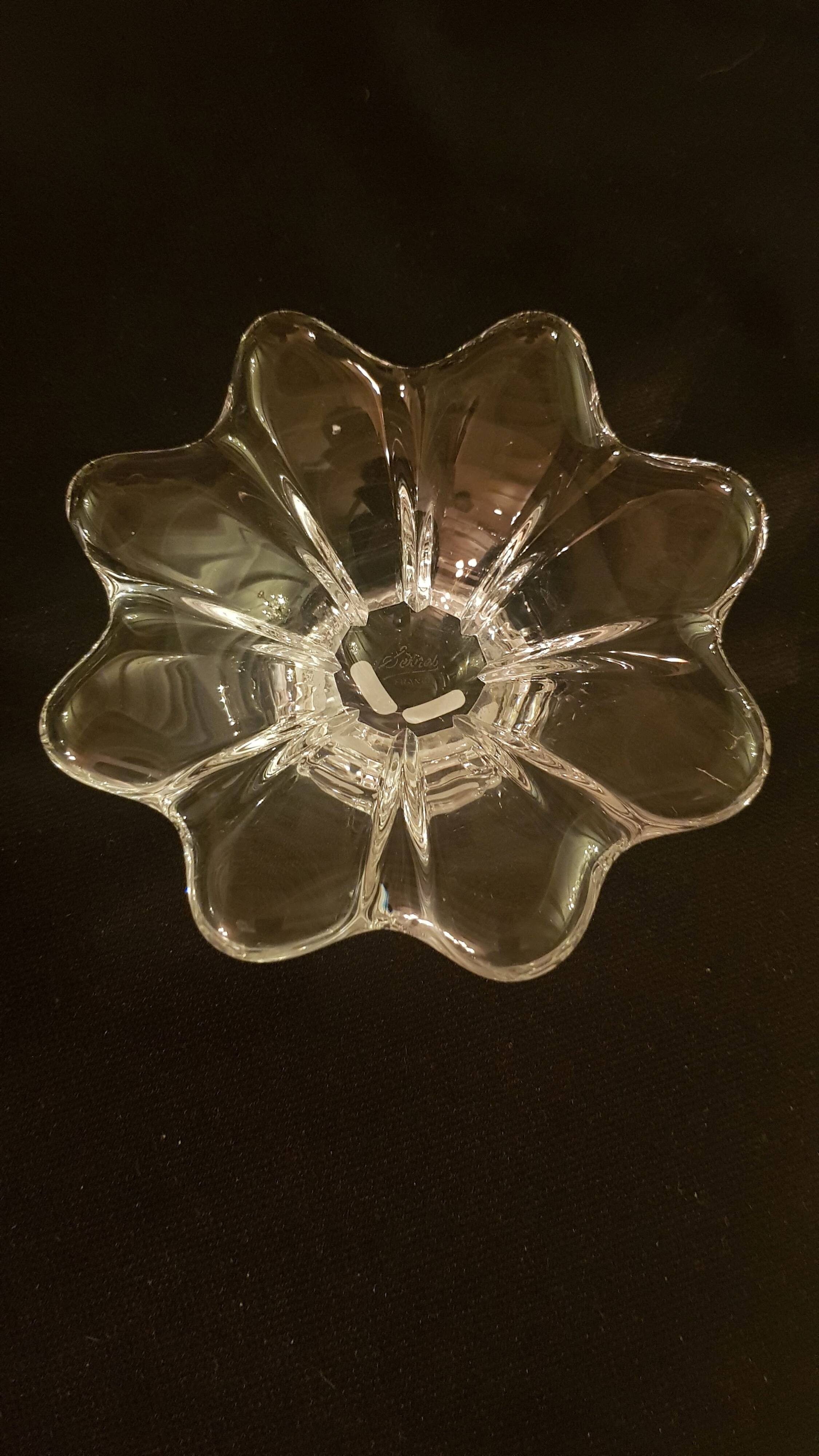 Flower-shaped catchall, Sèvres crystal