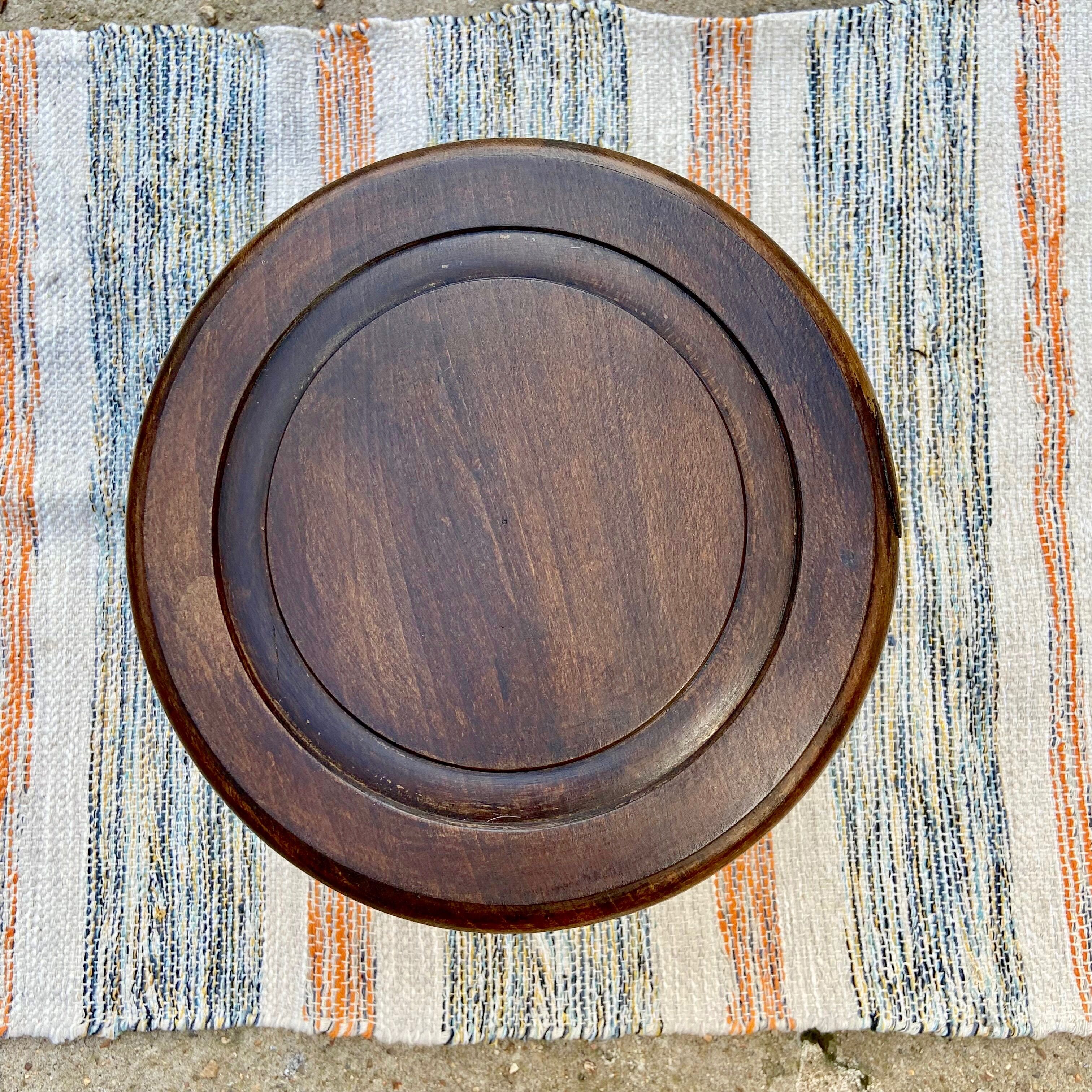 Tripod stool feet coil