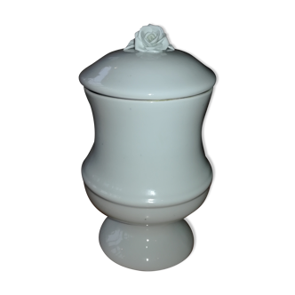 Pot couvert en porcelaine