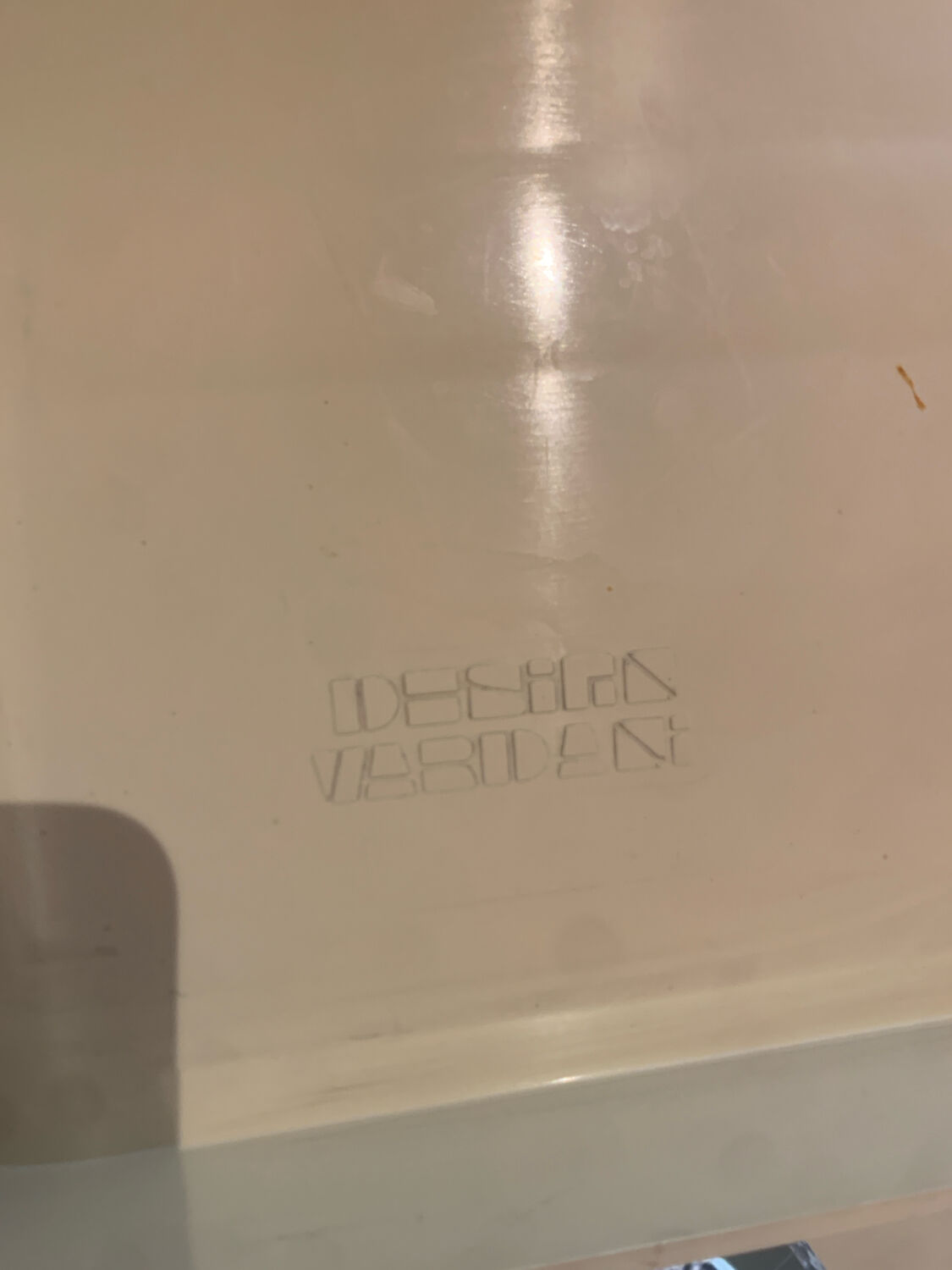 Vardani shelf from the 1970s