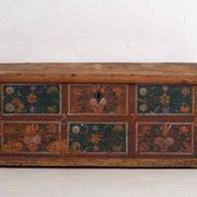 Antique storage trunk with floral decoration (circa 1895) #102