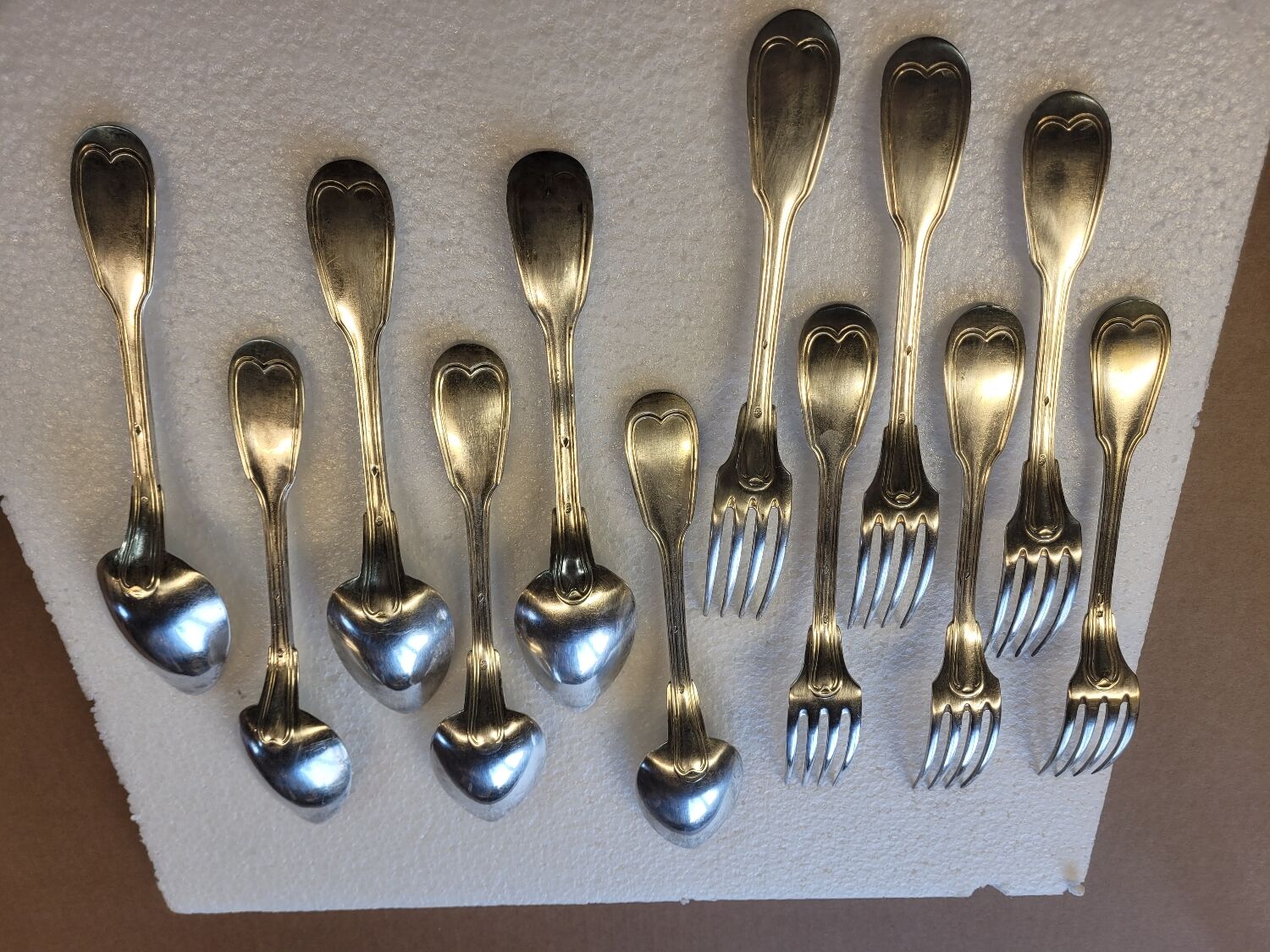 Silver metal housewife 6 spoons, 6 forks