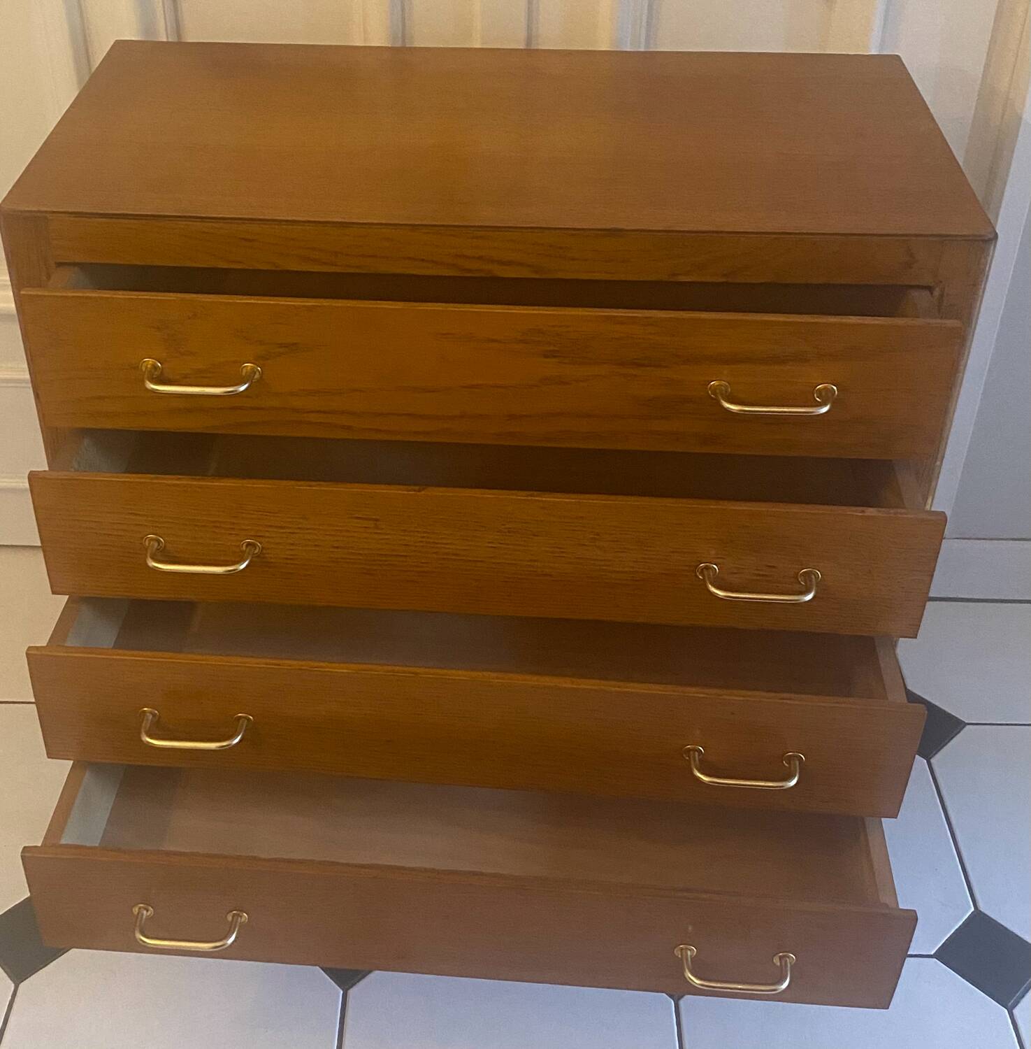 Commode vintage pieds compas