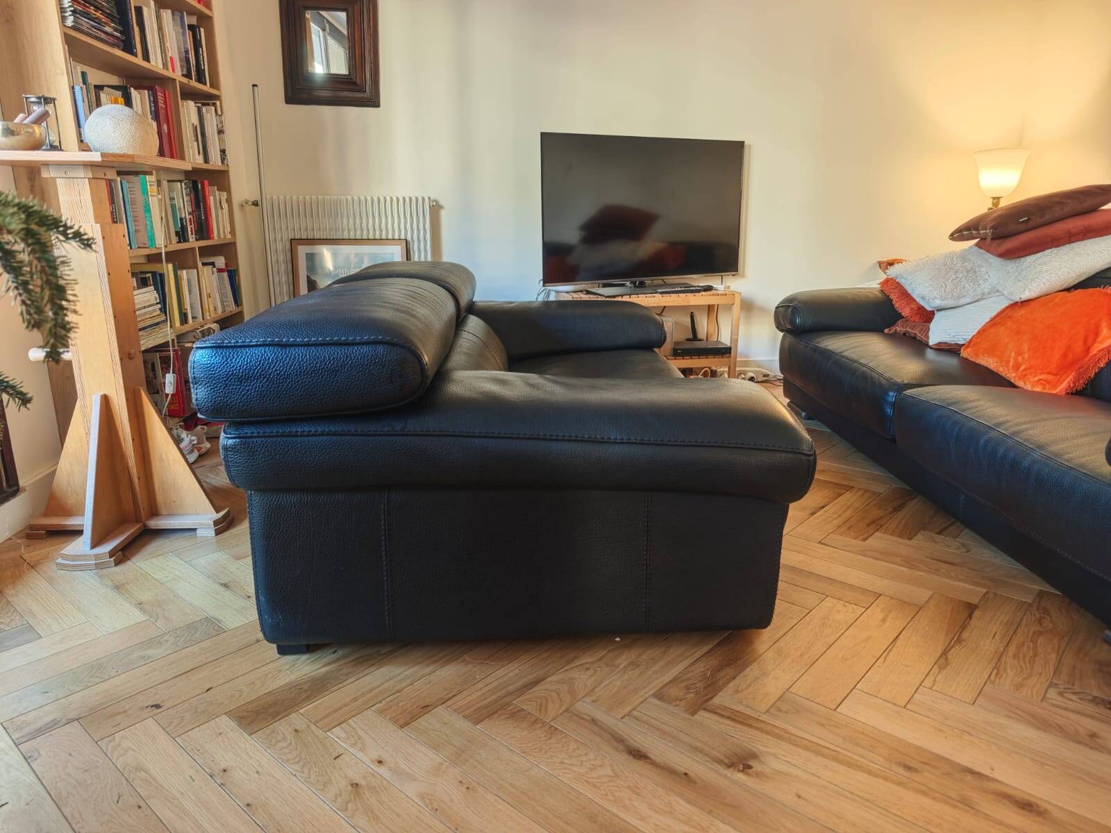 Roche Bobois black leather sofas – 3/4 seats + 2 seats