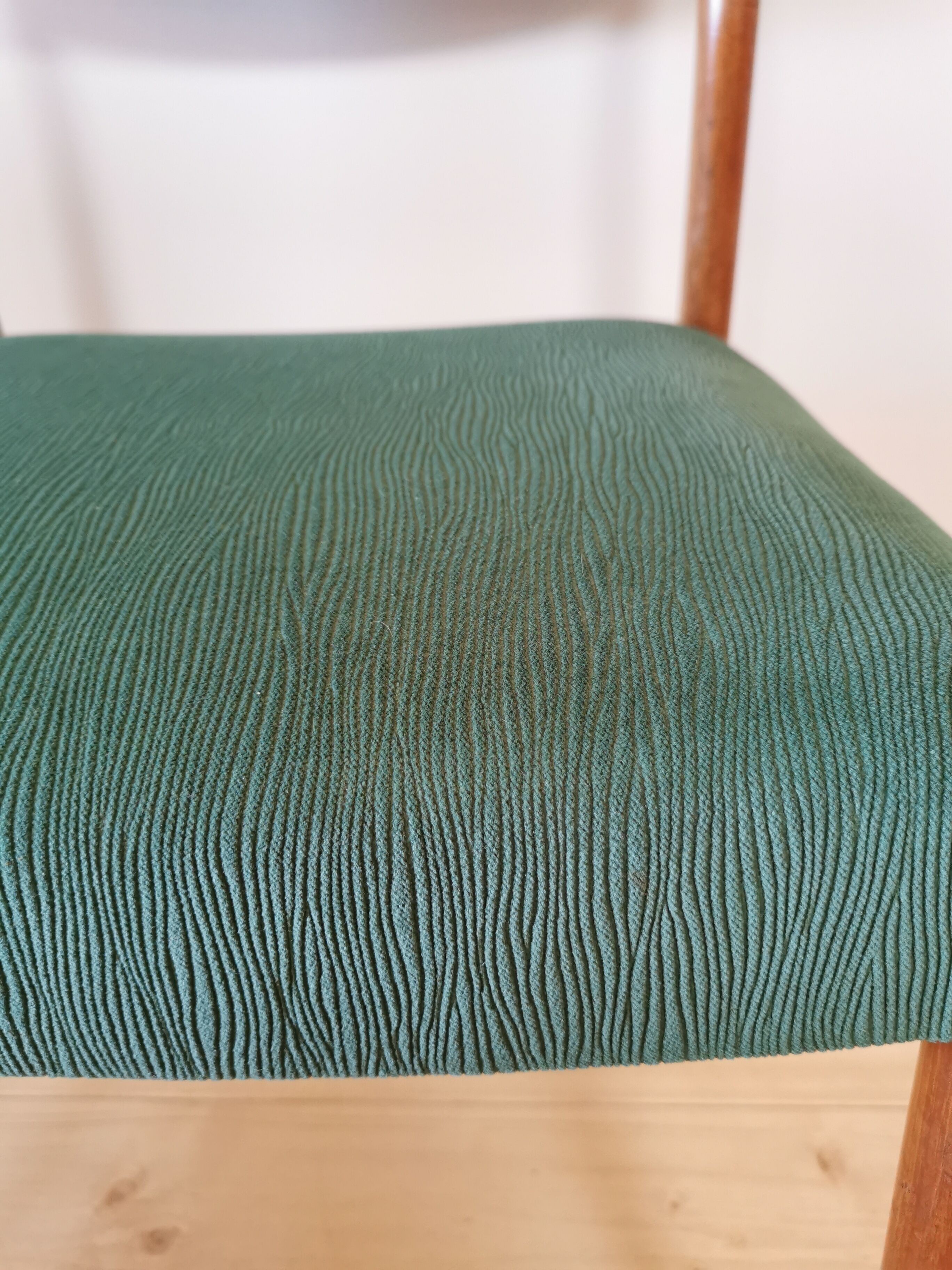 Lot of 6 chairs in 60s Scandinavian style teak