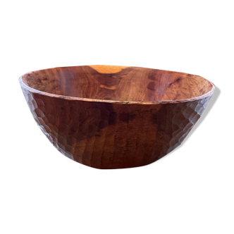THE LARGE WOODEN SALAD BOWL