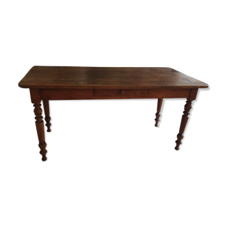 Farm table